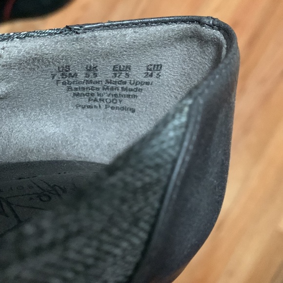 2.5” Grey Tweed Heels - Picture 5 of 5